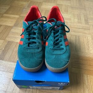 Adidas Gazelle Kids Sneakers – Green/Coral – Gum Sole – Size US 4.5